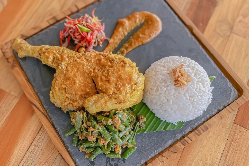 Banave Cafe & Lounge